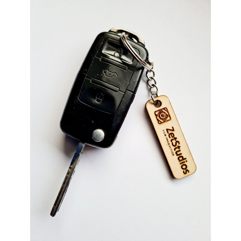 Personalizowany breloczek ze sklejki – z logo, tekstem lub zdjęciem